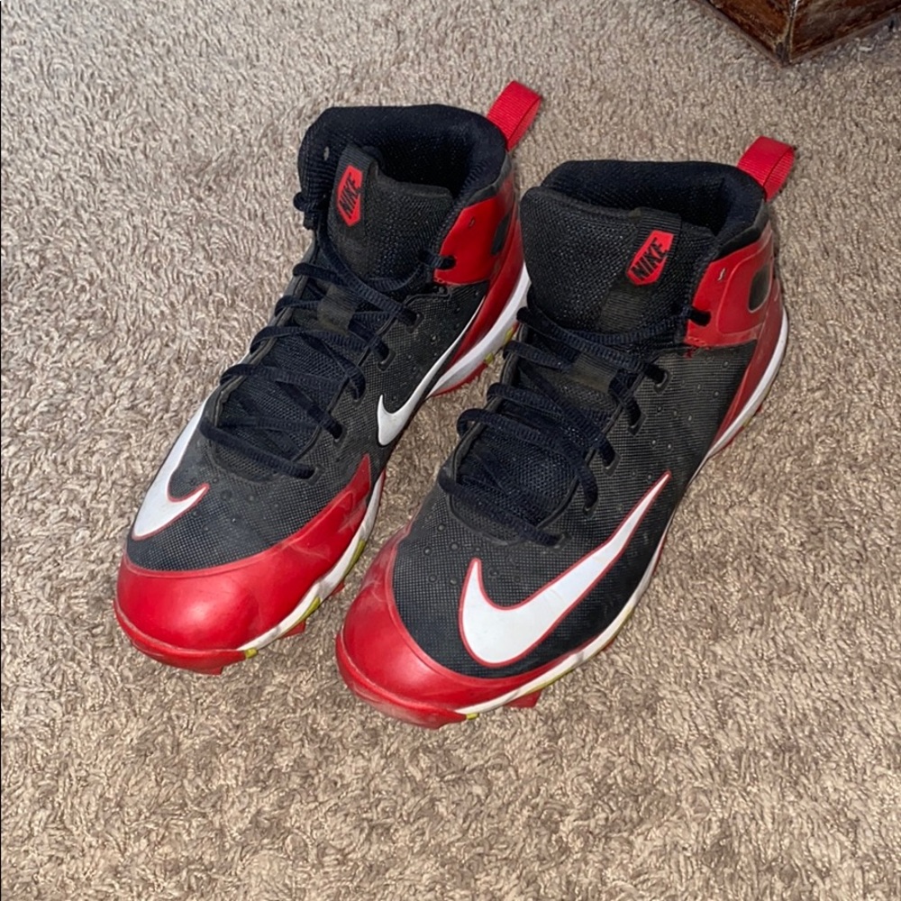 Fastpitch cleats
